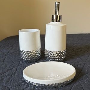 Allure Titus collection bathroom set